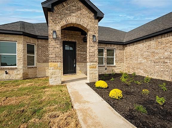 2nd image of 1086 County Road 4108