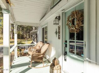 190 Arrington Rd, Beaufort, NC 28516