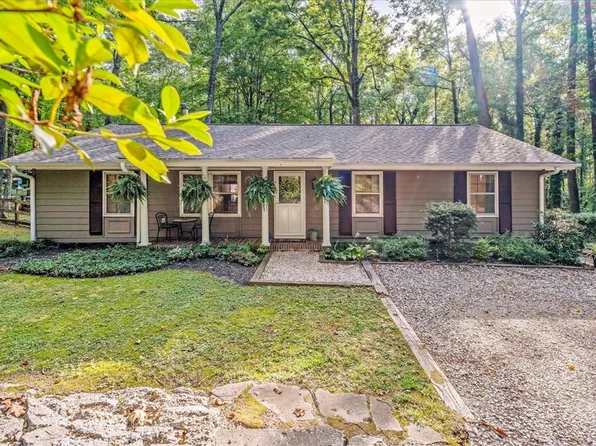 319 Woodland Cir, Pendleton, SC 29670