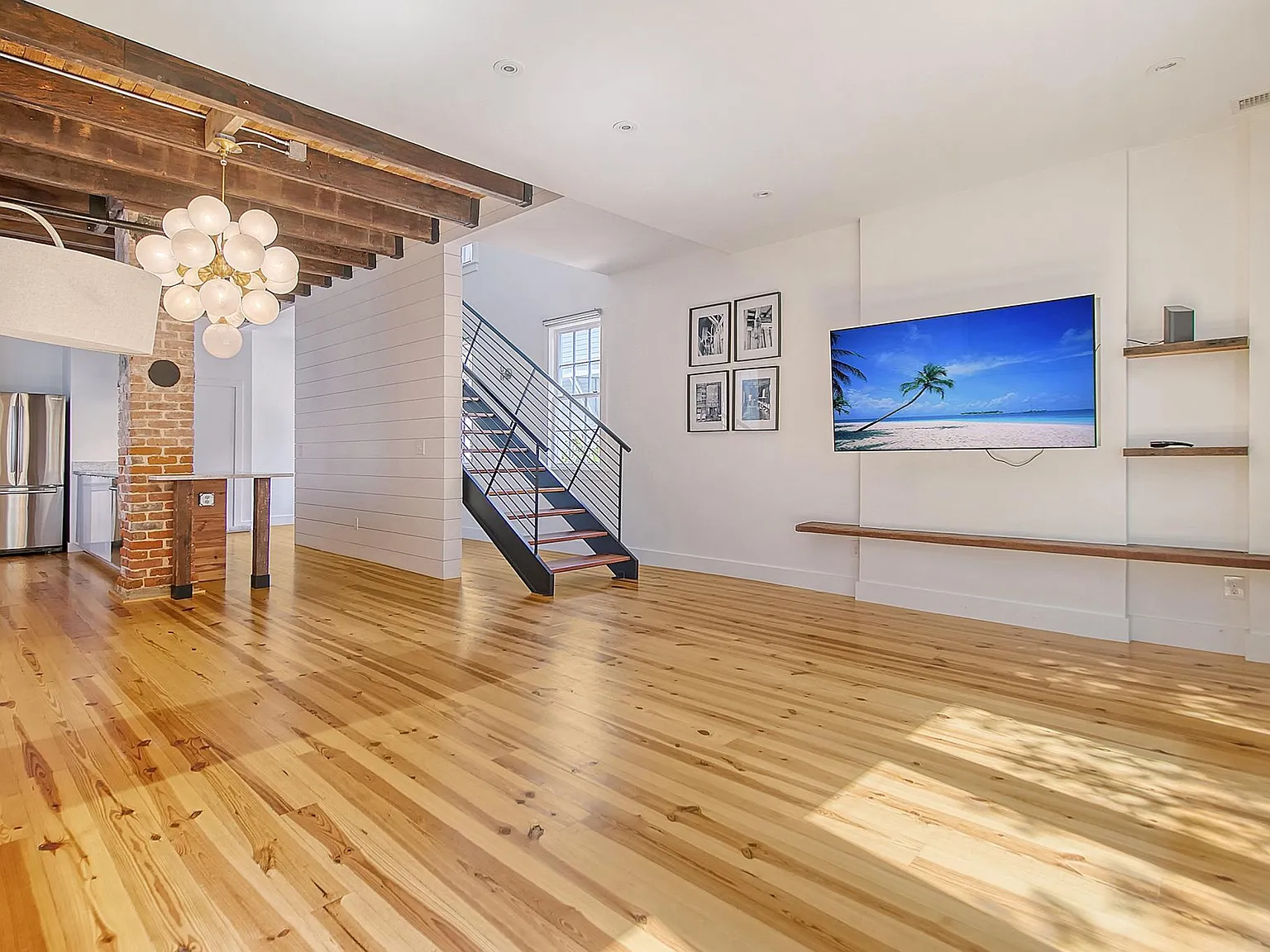 37 Ashe St — Photo 2