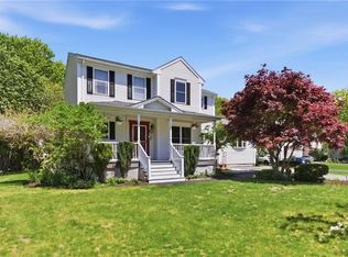 57 Hunters Crossing Dr, Coventry, RI 02816