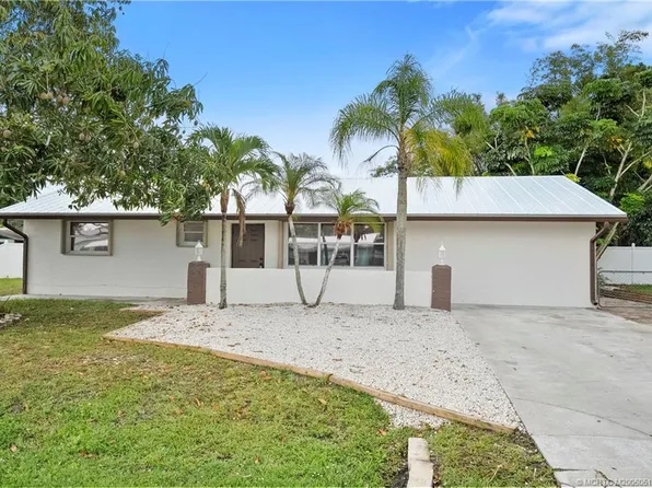 2184 SE Washington St, Stuart, FL 34997