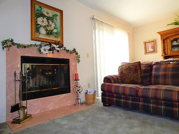 4th image of 8176 Dunbarton Ct