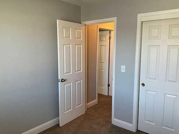 5th image of 596 Edenderry Dr