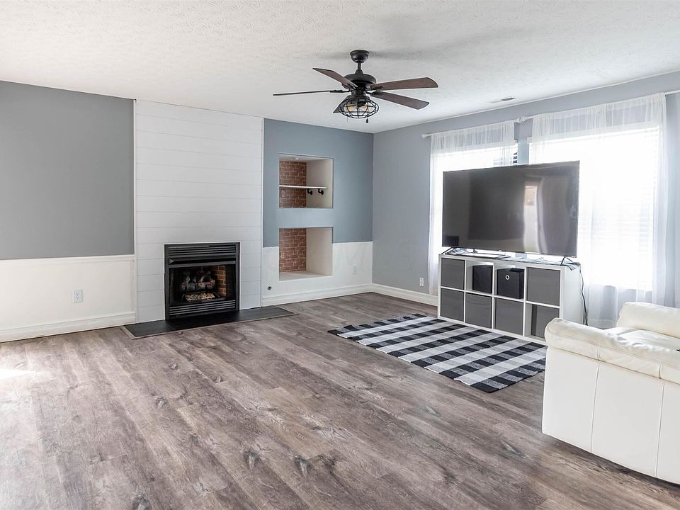 1st image of 979 Schauer Dr