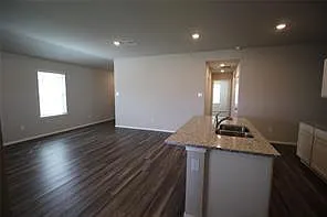 323 Pecos Dr — Photo 8