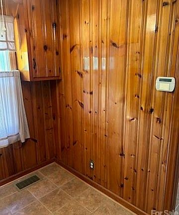 2nd image of 1164 Leigh Cir #11