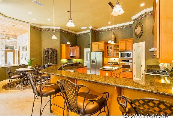 5th image of 6819 NW 81st Blvd