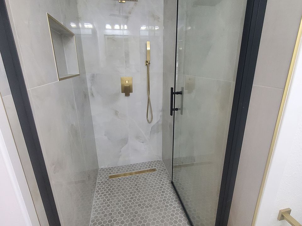 2nd image of 5372 Santa Catalina Ave #1
