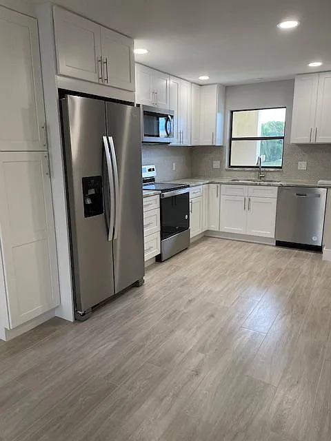 2 bed, 892 sqft, $1,600 — Photo 3