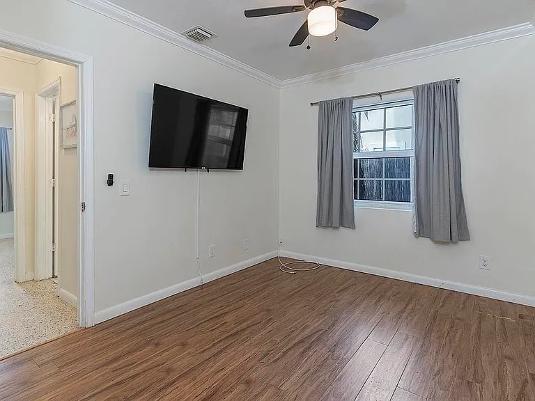 802 N J St — Photo 14