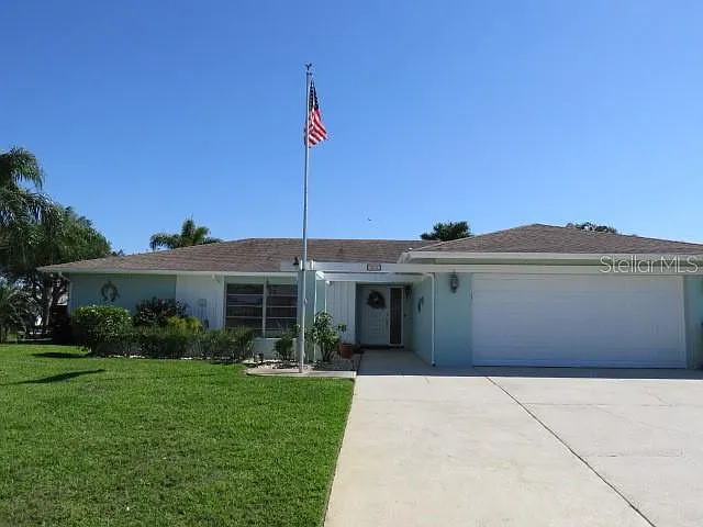 3 bed, 2.0 bath, 1719 sqft, $3,495 — Photo 2