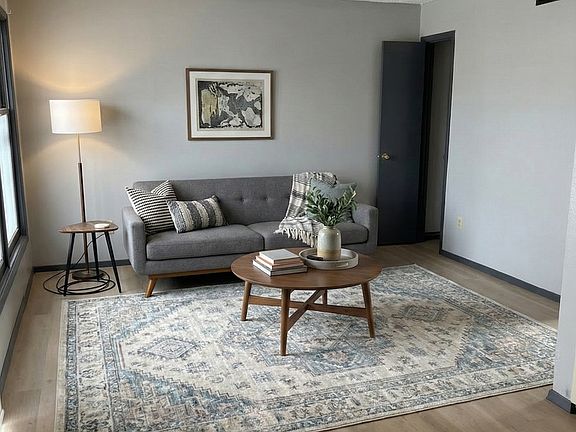 3rd image of 130 Sherwood Ct #2