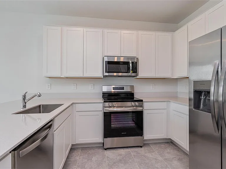 3227 Laurent Loop — Photo 6