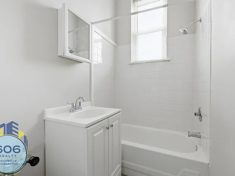 Ashland Pointe Apartments — Photo 14