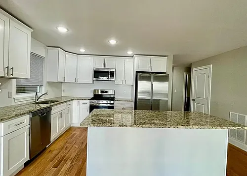 188 Custer Ave Photo 1