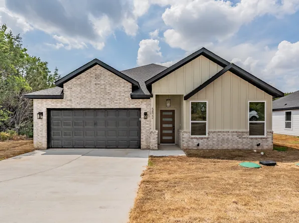 5822 Stonegate Cir, Granbury, TX 76048