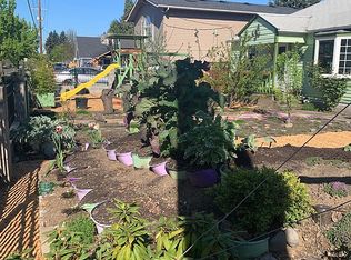 195 Irvington Dr, Eugene, OR 97404