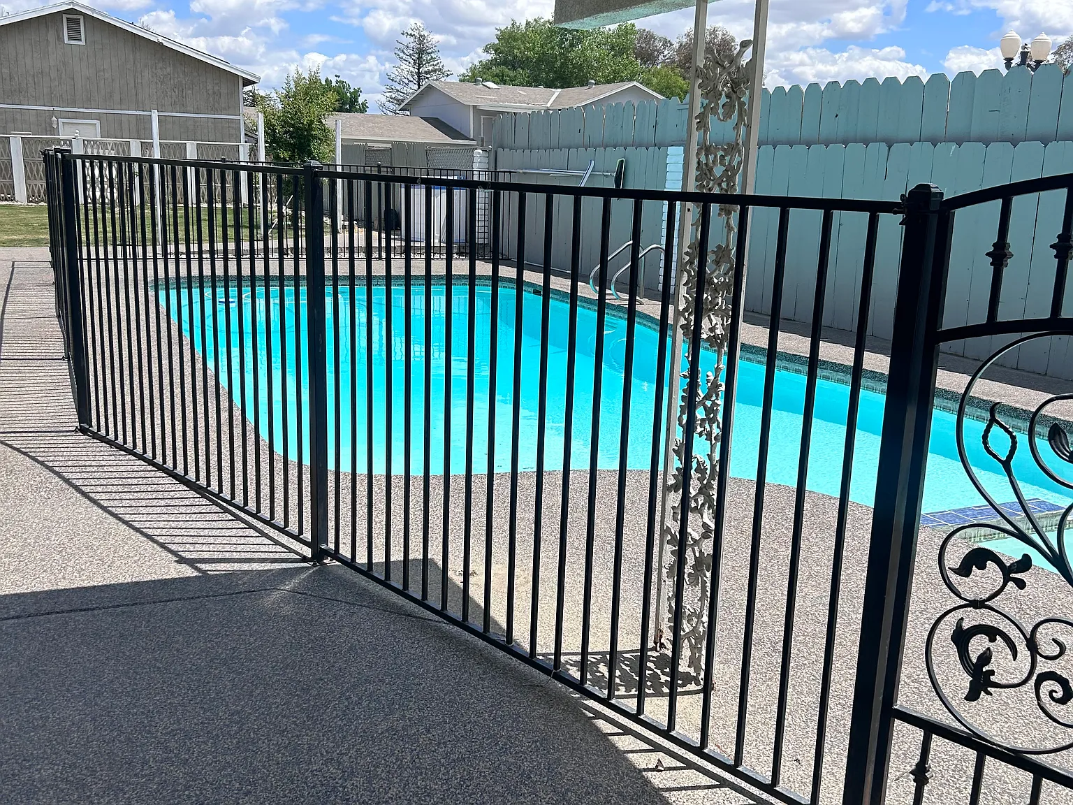 3 bed, 2766 sqft, $2,950 — Photo 4