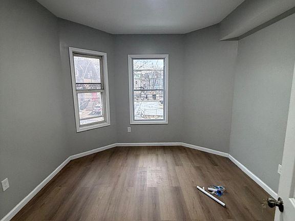2nd image of 300 Chadwick Ave #B