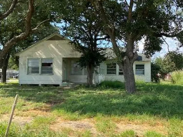 530 W Richard Ave, Kingsville, TX 78363