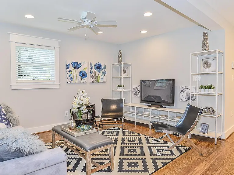 1919 N Dinwiddie St #2 — Photo 12