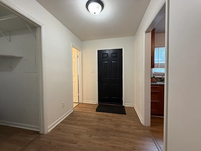 874 Baltimore Pl SW — Photo 3