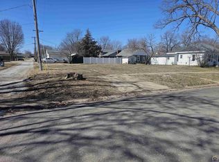 210 N 8th St, Seneca, KS 66538