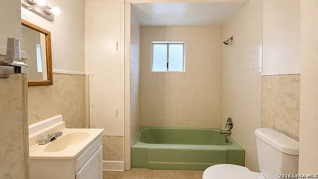 1319 Leal St #B — Photo 9