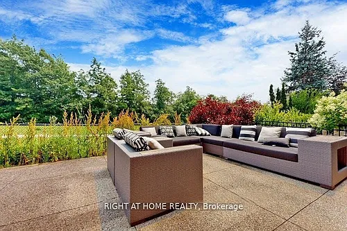 1138 Woodington Ln Photo 1
