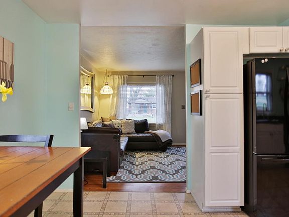 Kitchen to Living room