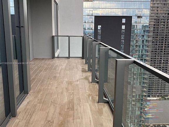 5th image of 68 SE 6th St APT 3404