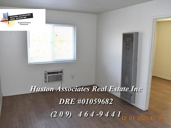 3rd image of 404 W Oak St APT 15