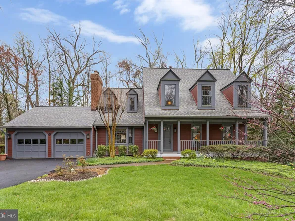 4885 Oakcrest Dr, Fairfax, VA 22030