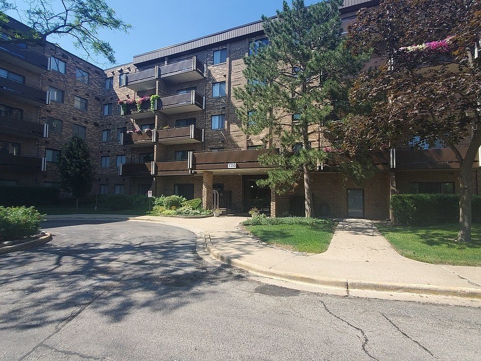 1st image of 720 Wellington Ave Unit 513
