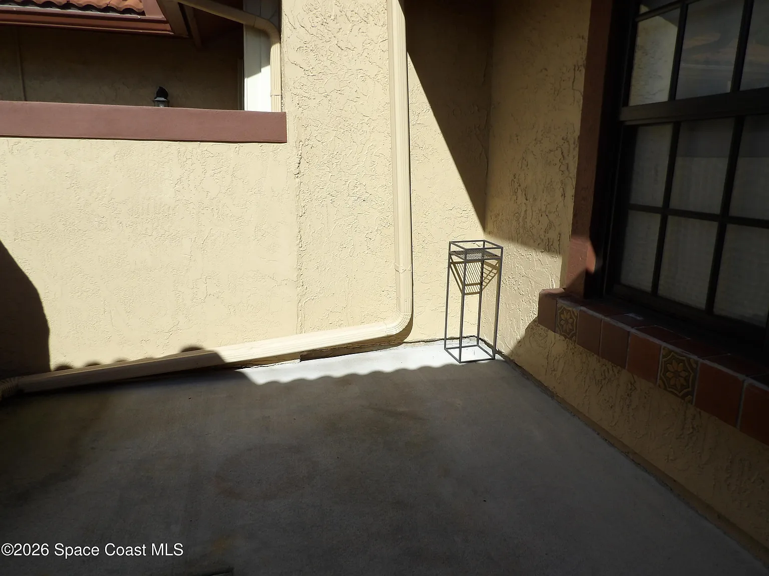 2 bed, 2.0 bath, 876 sqft, $1,795 — Photo 3