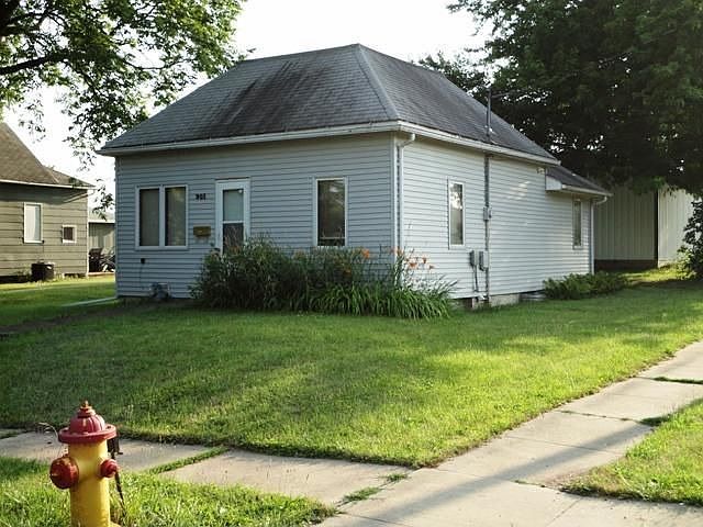 1st image of 901 N B St