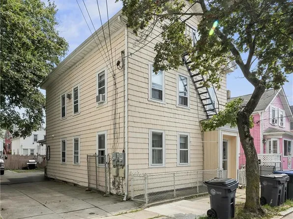 150 Early St, Providence, RI 02907
