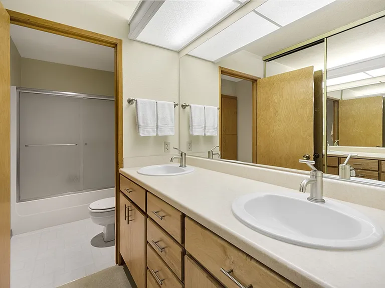 1256 Bellevue Way NE #6 — Photo 12