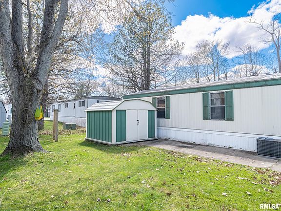 3rd image of 120 Poplar Dr