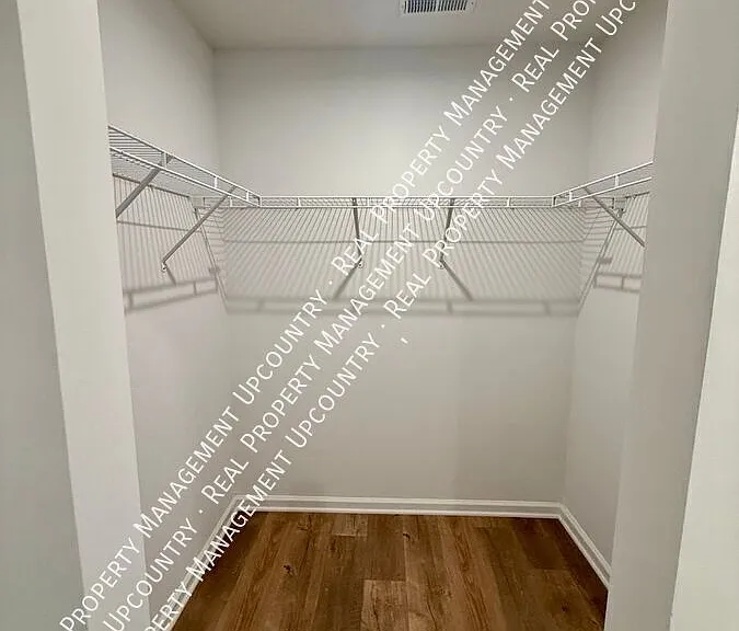 120 Fernside Ct — Photo 11