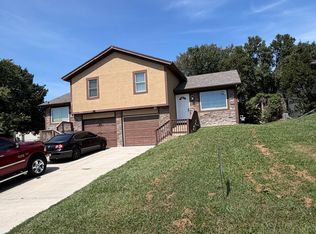 9370 W 48th Ter, Merriam, KS 66203