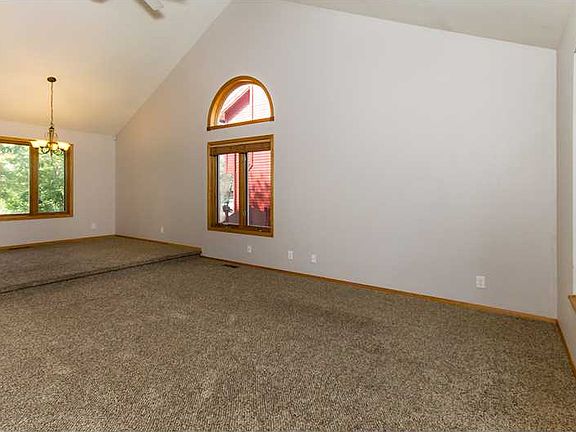 4th image of 4512 Toyon Dr