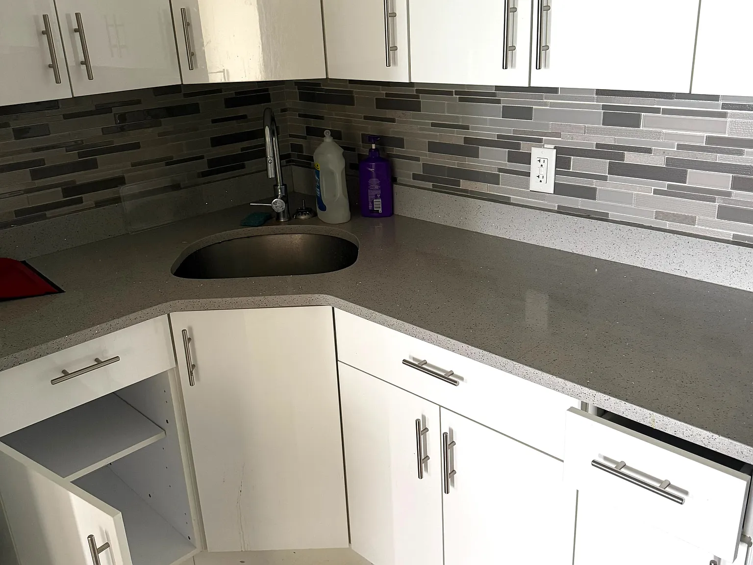 2 bed, 1000 sqft, $1,300 — Photo 4