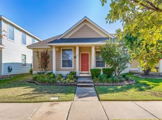10340 Franklin Dr, Aubrey, TX 76227
