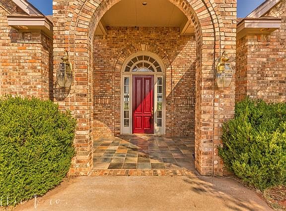 4th image of 549 Country Pl S