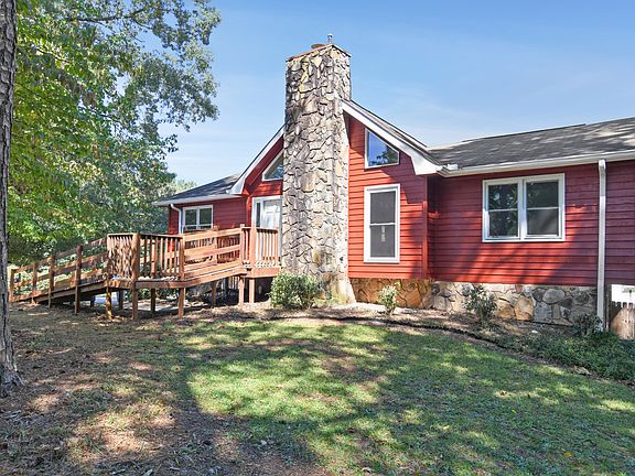 2nd image of 382 Cindy Dr SE