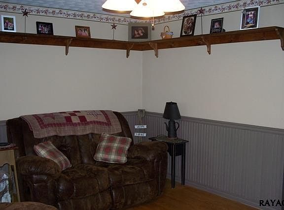 5th image of 20 Woodland Dr