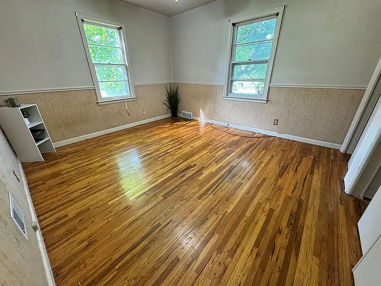 100 Norfolk Rd — Photo 36