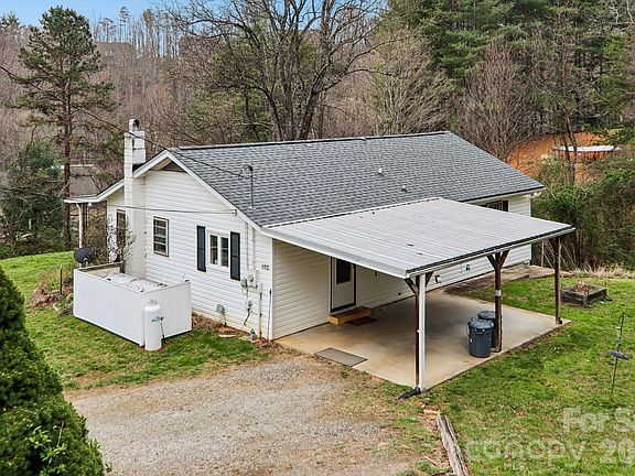 3rd image of 105 Baird Rd